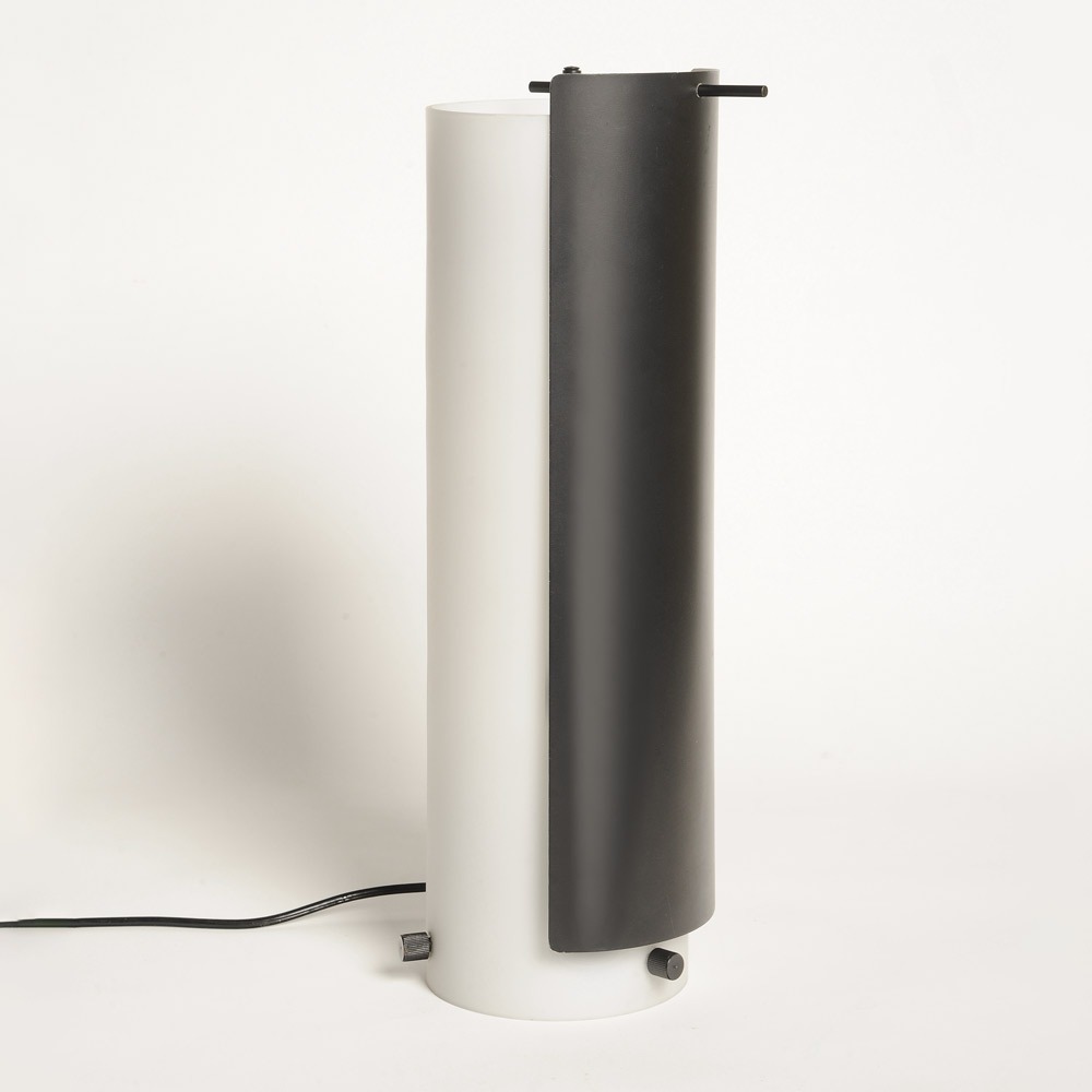 Lampada da tavolo cilindrica a schermo regolabile “559”