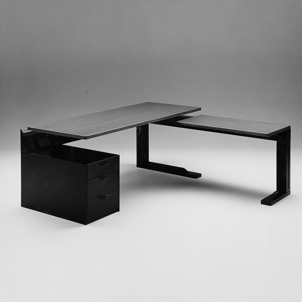 Sistema di mobili per ufficio “Dalle Nove Alle Cinque”