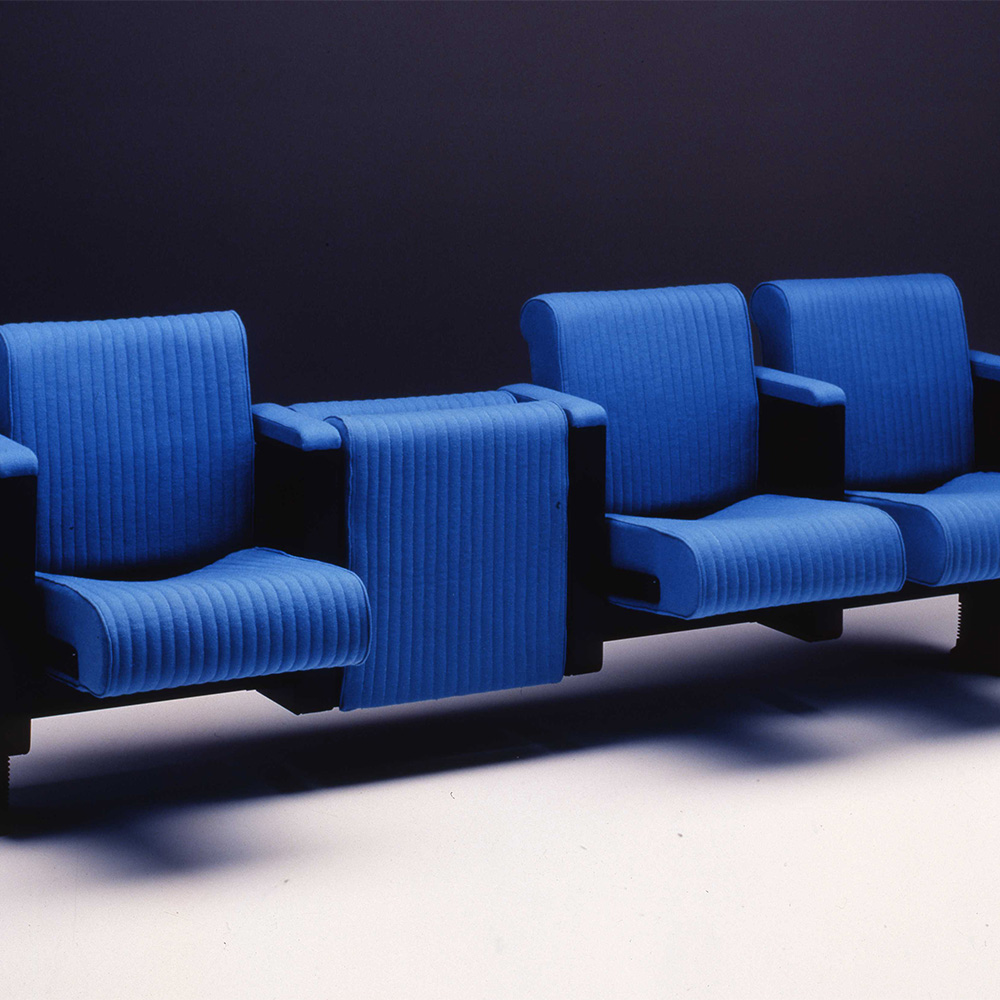 Sistema di sedute per sale conferenze “Mura”