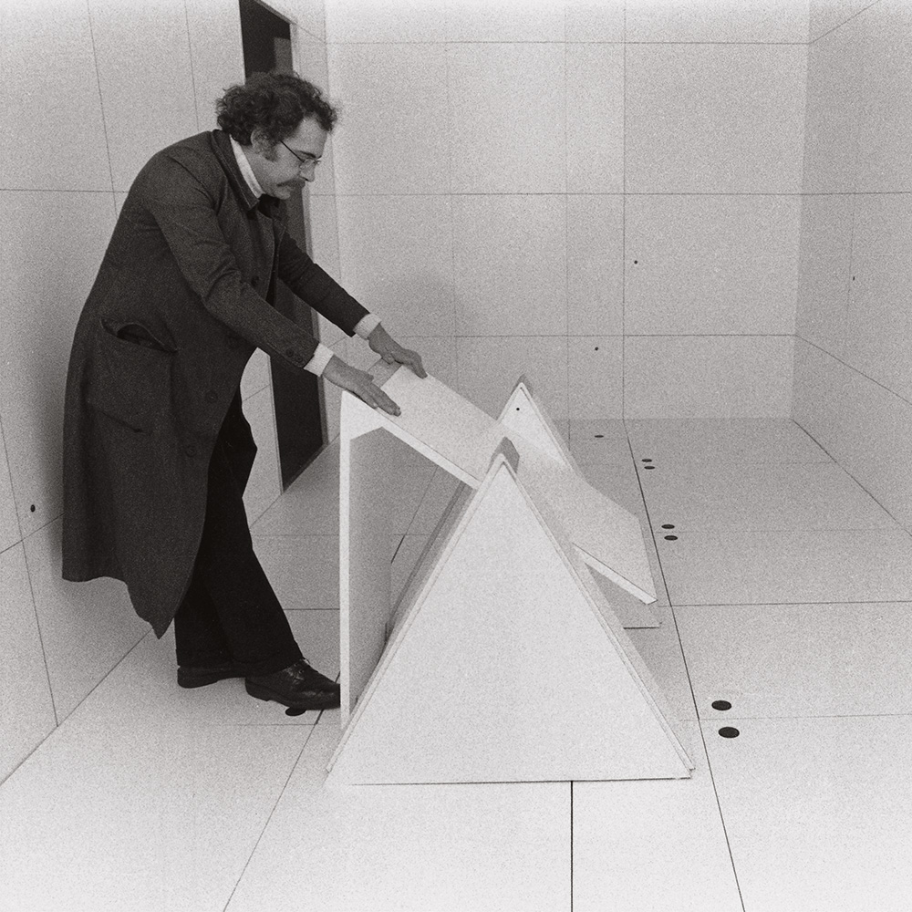 Sistema di arredo integrato “Occultamento”