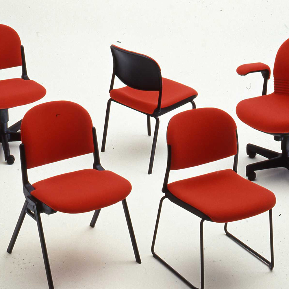 Serie di sedute per la collettività “Piretti Collection”